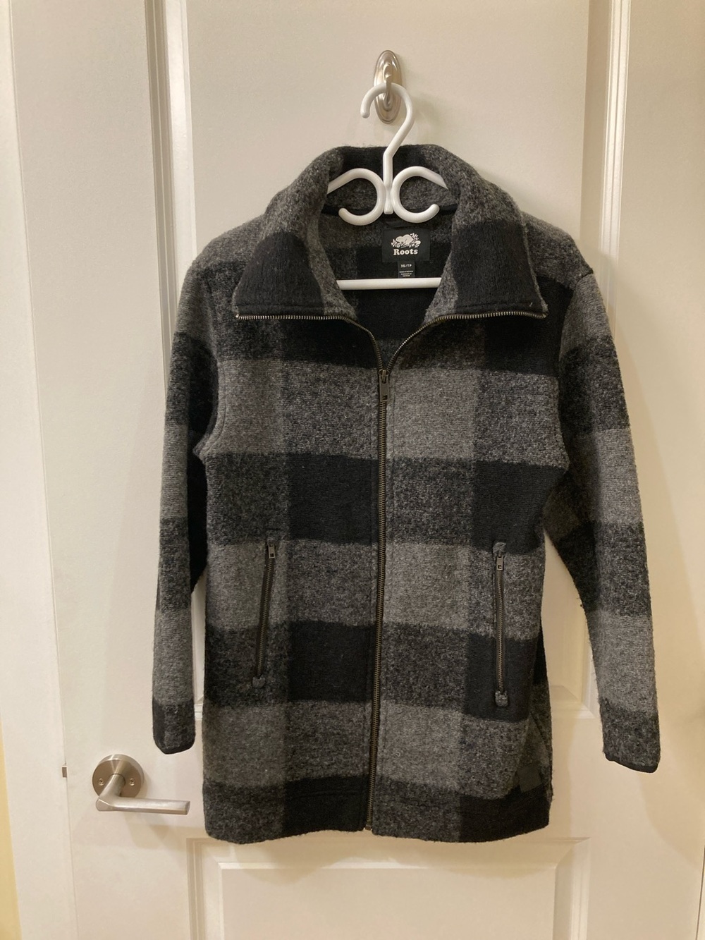 Roots Women’s Black & Grey Buffalo-Check Wool Zip Jacket